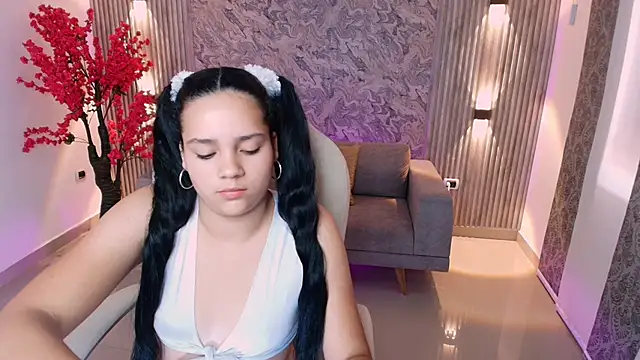 karlie small online show from 20, 9, 2025