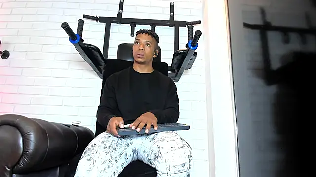 ItaloMoore online show from 14, 2, 2026