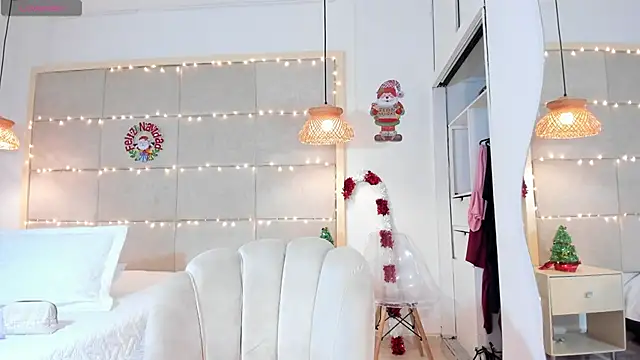 VioletHilton online show from 18, 12, 2025