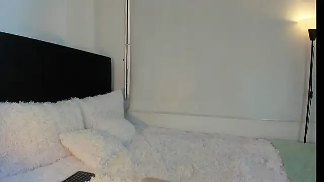 LunaVelvet777 online show from 10, 2, 2026