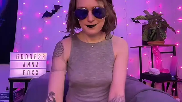 mistressannafoxx online show from 12, 1, 2026