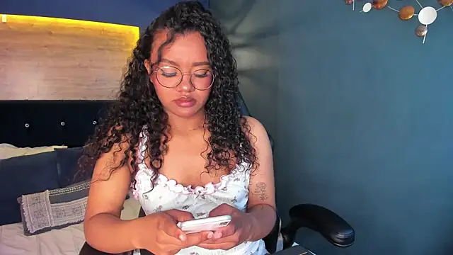 Snapshot of Terry_ebony chatting on 26, 9, 2025 Terry ebony online show from 26, 9, 2025