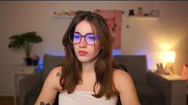 Snapshot of kissie_cat chatting on 2, 2, 2026 kissie cat online show from 2, 2, 2026