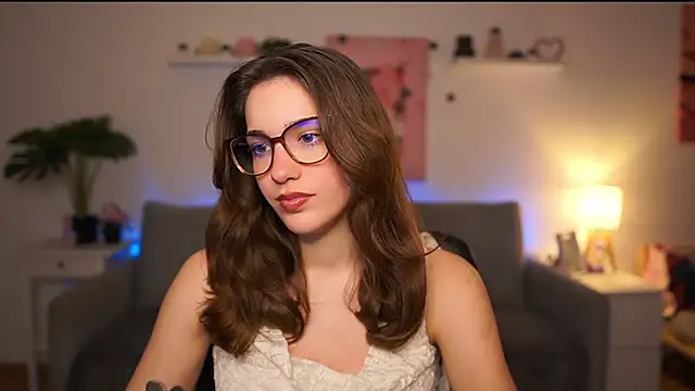 Snapshot of kissie_cat chatting on 6, 2, 2026 kissie cat online show from 6, 2, 2026