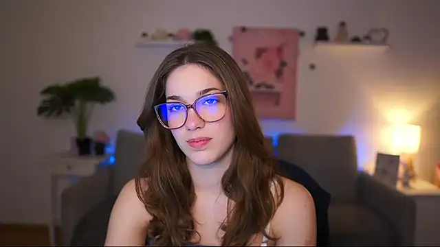 Snapshot of kissie_cat chatting on 9, 3, 2026 kissie cat online show from 9, 3, 2026