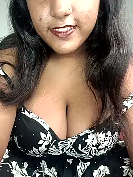 Snapshot of Cute_mikii chatting on 5, 10, 2025 Cute mikii online show from 5, 10, 2025