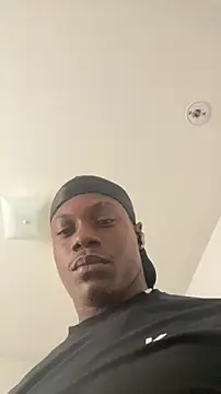 Snapshot of labishyoung25 chatting on 14, 11, 2025 labishyoung25 online show from 14, 11, 2025