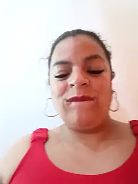 Mia-Glow online show from 13, 12, 2025