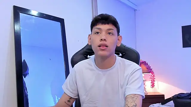 Snapshot of zeus_blaze chatting on 18, 9, 2025 zeus blaze online show from 18, 9, 2025