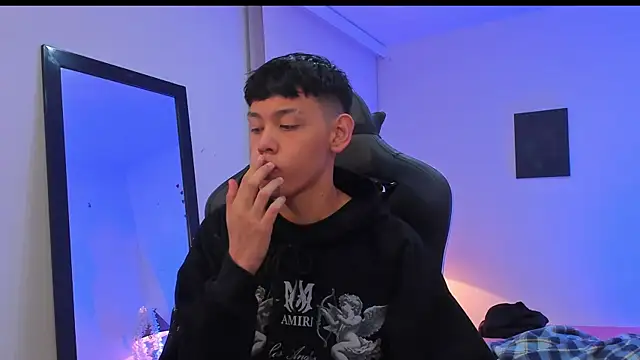 Snapshot of zeus_blaze chatting on 20, 9, 2025 zeus blaze online show from 20, 9, 2025