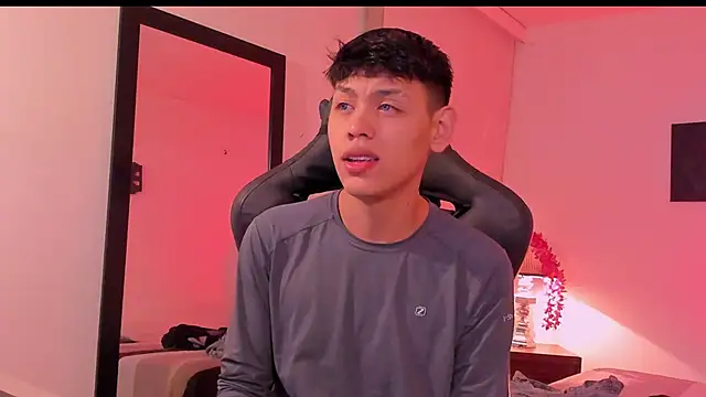 Snapshot of zeus_blaze chatting on 25, 9, 2025 zeus blaze online show from 25, 9, 2025