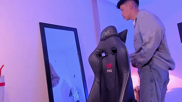 Snapshot of zeus_blaze chatting on 27, 9, 2025 zeus blaze online show from 27, 9, 2025