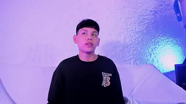 Snapshot of zeus_blaze chatting on 30, 9, 2025 zeus blaze online show from 30, 9, 2025