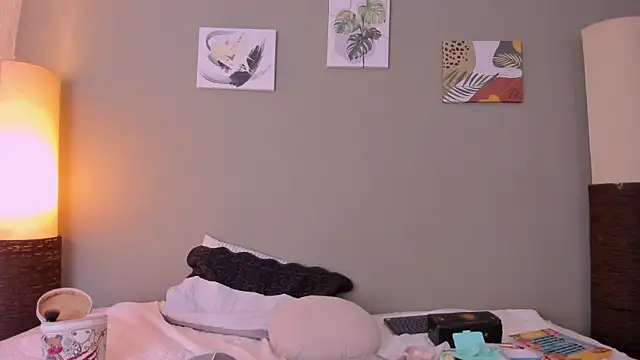 Snapshot of zeus_blaze chatting on 15, 10, 2025 zeus blaze online show from 15, 10, 2025