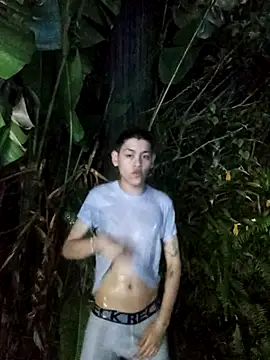 Snapshot of zeus_blaze chatting on 23, 10, 2025 zeus blaze online show from 23, 10, 2025