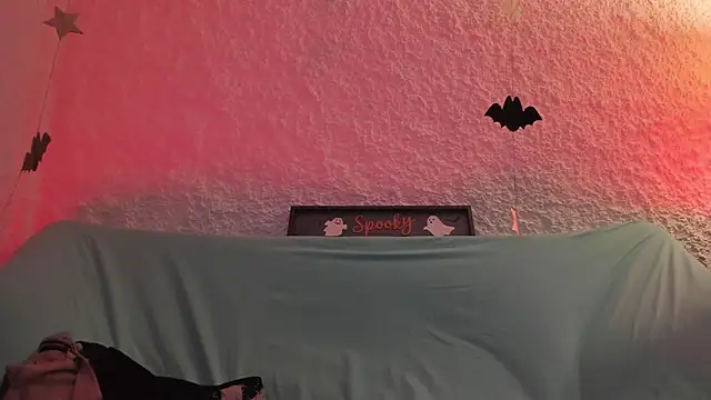 Snapshot of zeus_blaze chatting on 25, 10, 2025 zeus blaze online show from 25, 10, 2025