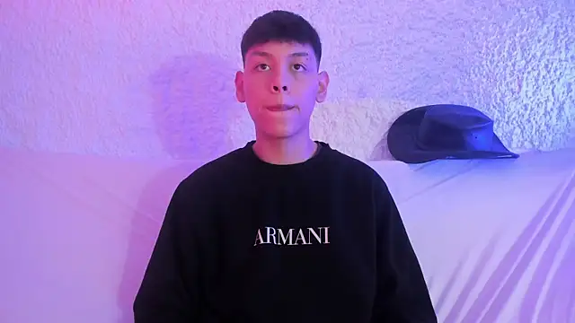 Snapshot of zeus_blaze chatting on 7, 11, 2025 zeus blaze online show from 7, 11, 2025