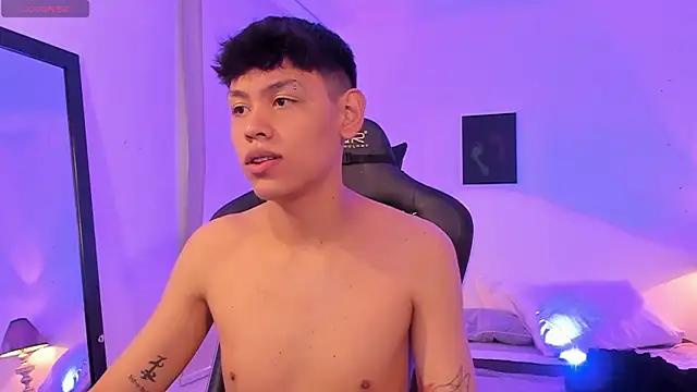 Snapshot of zeus_blaze chatting on 10, 11, 2025 zeus blaze online show from 10, 11, 2025