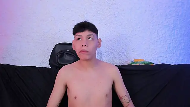 Snapshot of zeus_blaze chatting on 20, 11, 2025 zeus blaze online show from 20, 11, 2025