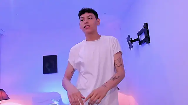 Snapshot of zeus_blaze chatting on 29, 11, 2025 zeus blaze online show from 29, 11, 2025