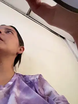 Mia jhoonson online show from 1, 4, 2026