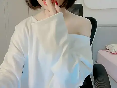 ggLovee online show from 8, 10, 2025