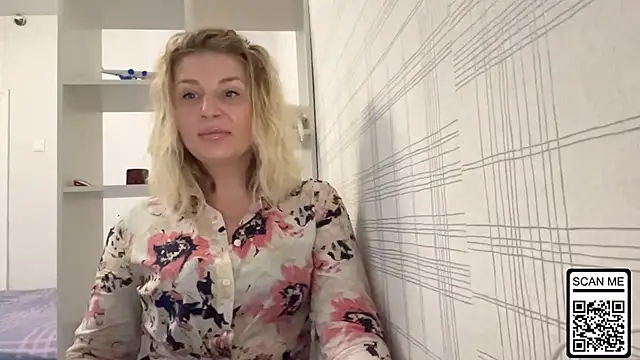 Blondie xoxoxo online show from 27, 10, 2025