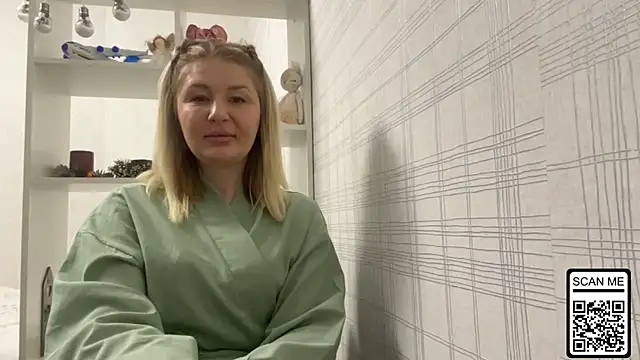 Blondie xoxoxo online show from 16, 12, 2025