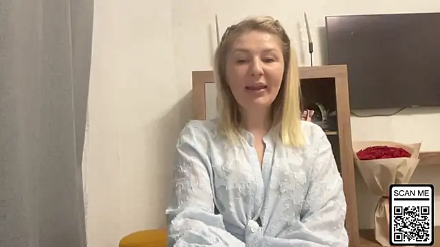 Blondie xoxoxo online show from 22, 12, 2025