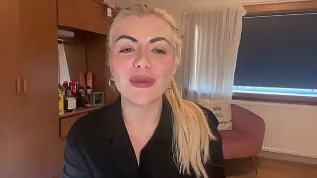 Snapshot of princess17 chatting on 16, 9, 2025 princess17 online show from 16, 9, 2025