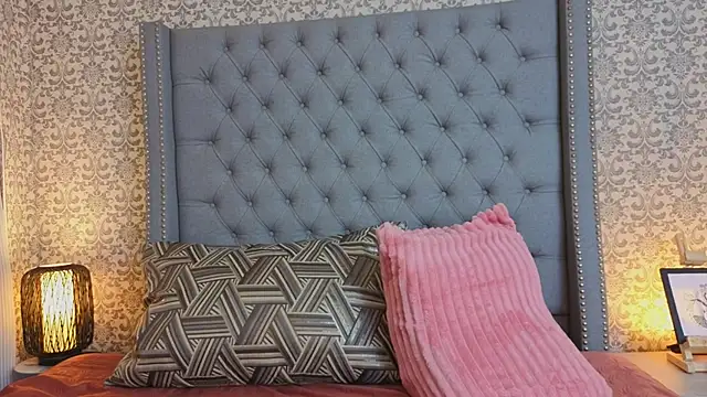 Abby roussee online show from 7, 2, 2026