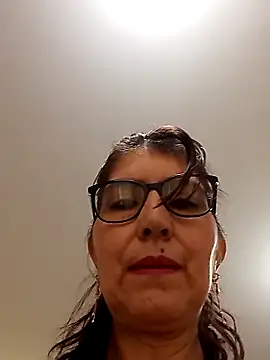 Snapshot of swity_foster chatting on 3, 2, 2026 swity foster online show from 3, 2, 2026