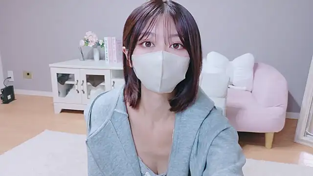 Yuna-ch online show from 20, 9, 2025