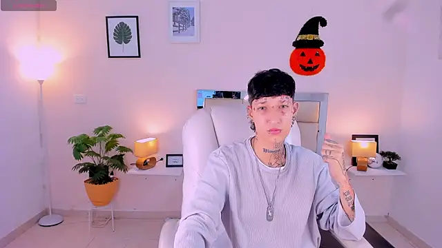 Luci Rose online show from 8, 10, 2025