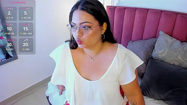 Tessa Sinclaire online show from 1, 10, 2025