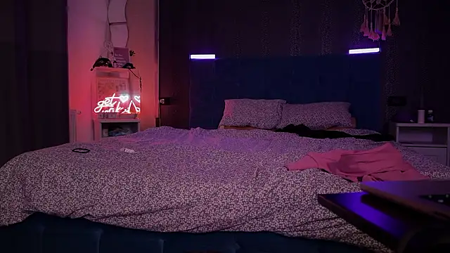 Secret Lovers1 online show from 14, 1, 2026