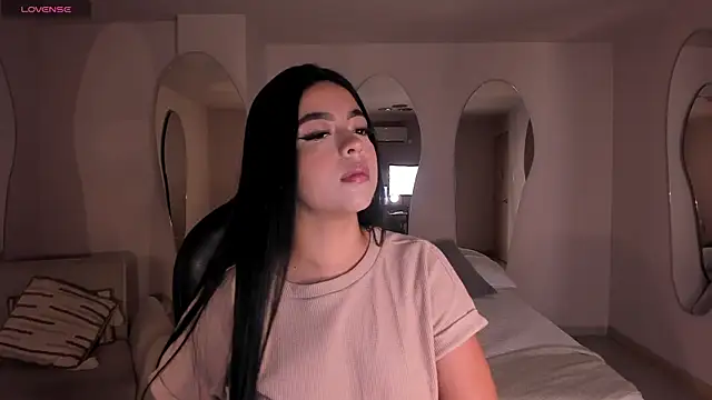 Snapshot of NataliaGaret chatting on 10, 5, 2026 NataliaGaret online show from 10, 5, 2026