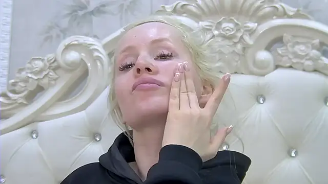 EllieFrosty  online show from 11, 11, 2025