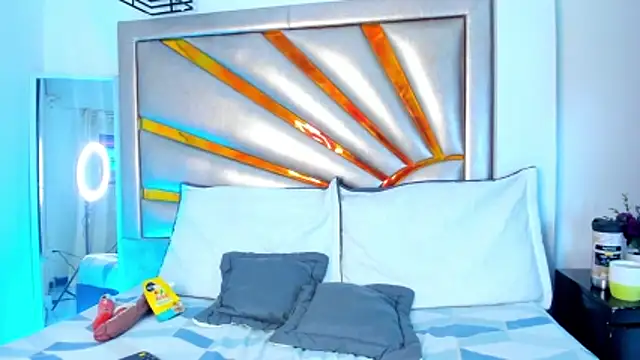 Snapshot of miiaStorm chatting on 5, 2, 2026 miiaStorm online show from 5, 2, 2026