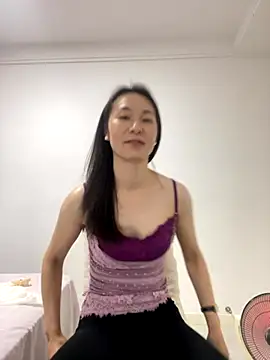 Snapshot of manmanyu520 chatting on 27, 10, 2025 manmanyu520 online show from 27, 10, 2025