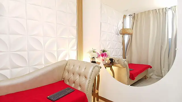 Lily rousee  online show from 9, 3, 2026