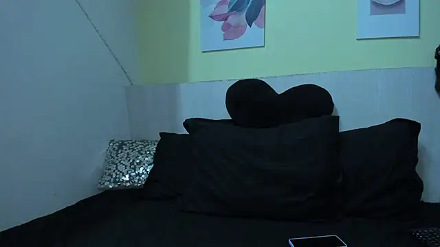 AtheneaArbelaez  online show from 15, 9, 2025