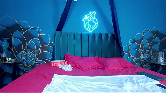 Maylu Fox online show from 2, 10, 2025