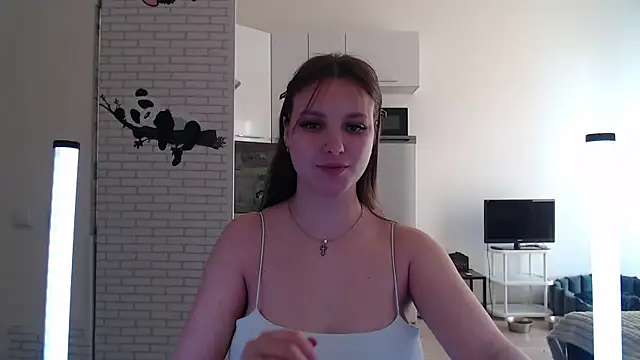 Leonaalove online show from 21, 4, 2026