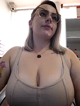 CurvyLust x online show from 4, 12, 2025