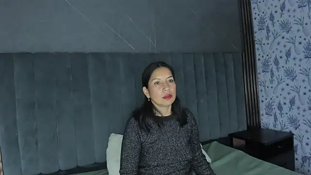 Megan Collinss  online show from 18, 12, 2025