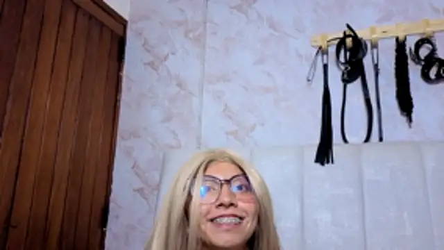 VioletxBloom online show from 18, 12, 2025