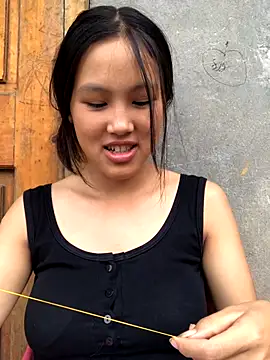 Snapshot of May_nhi chatting on 9, 9, 2025 May nhi online show from 9, 9, 2025