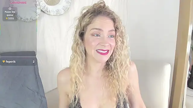 Velora   online show from 3, 11, 2025