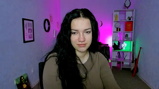 miss ella  online show from 25, 9, 2025